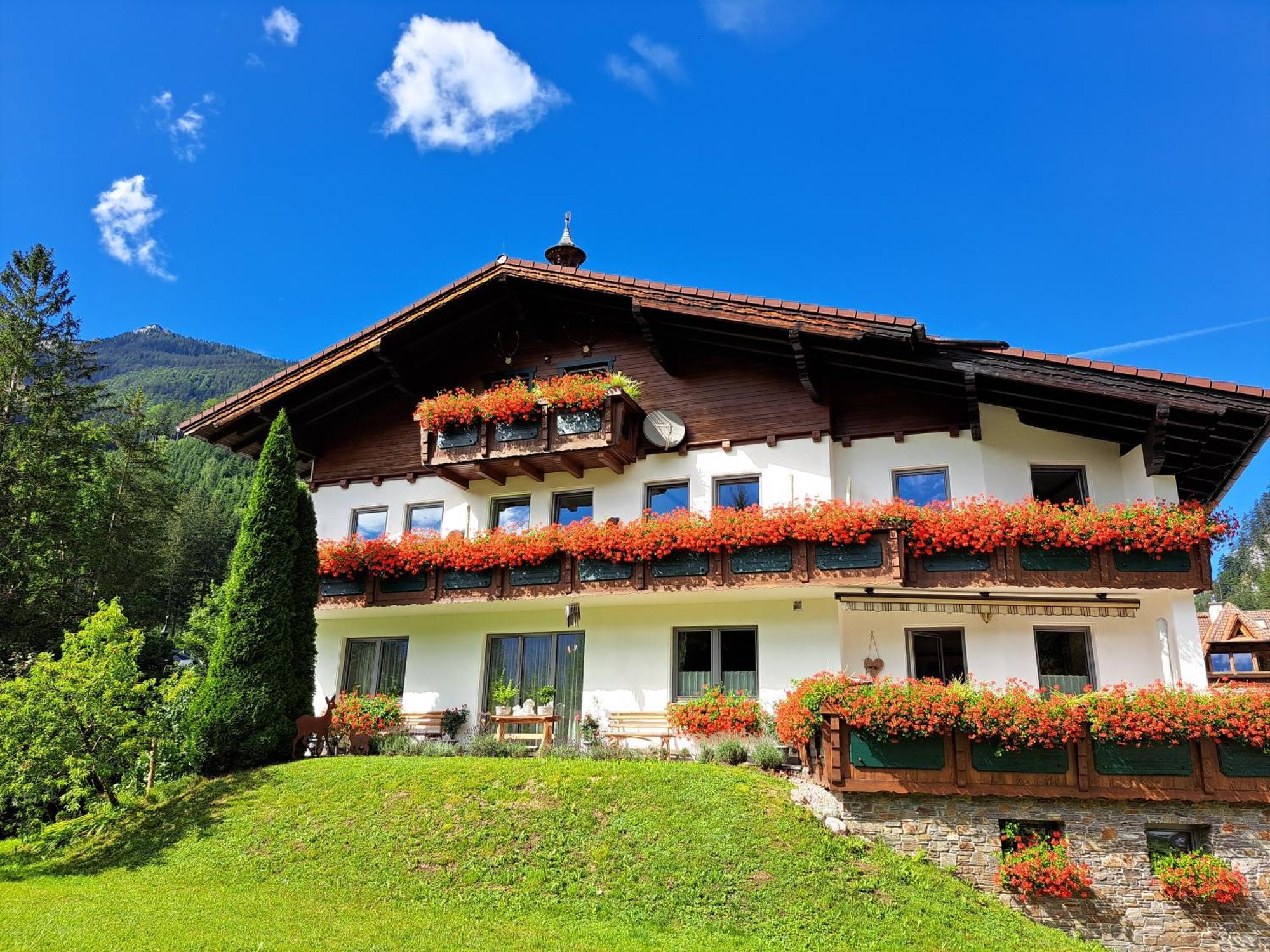 Hotel Garni Landhaus Buertlmair Hinterstoder Esterno foto