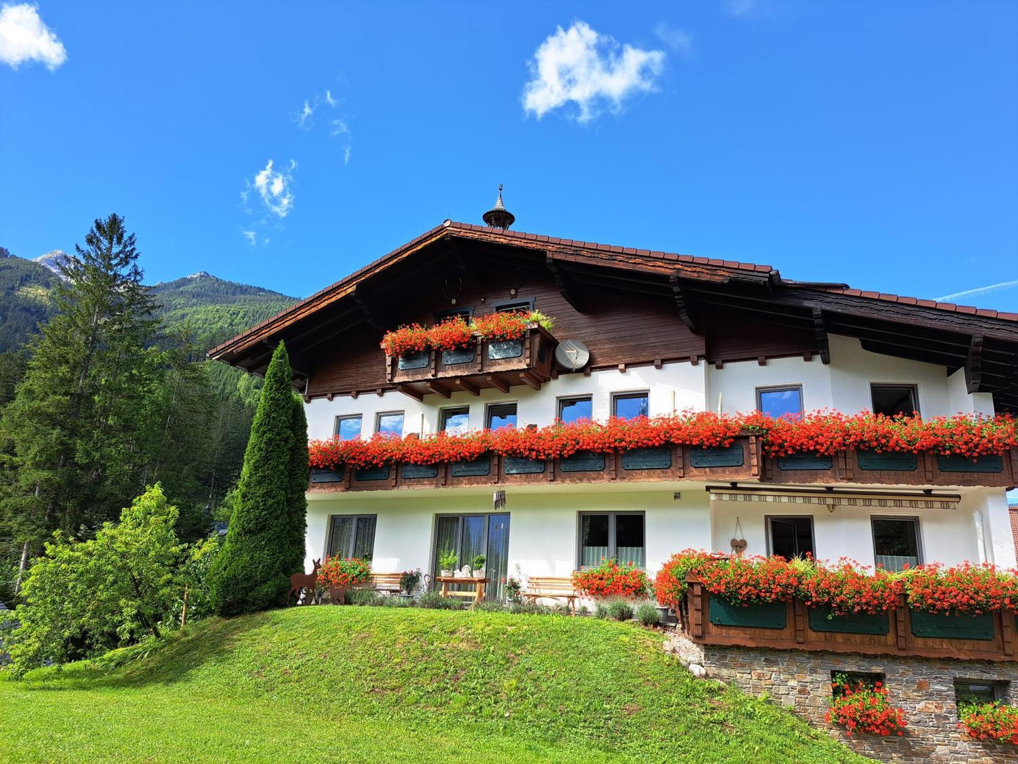 Hotel Garni Landhaus Buertlmair Hinterstoder Esterno foto