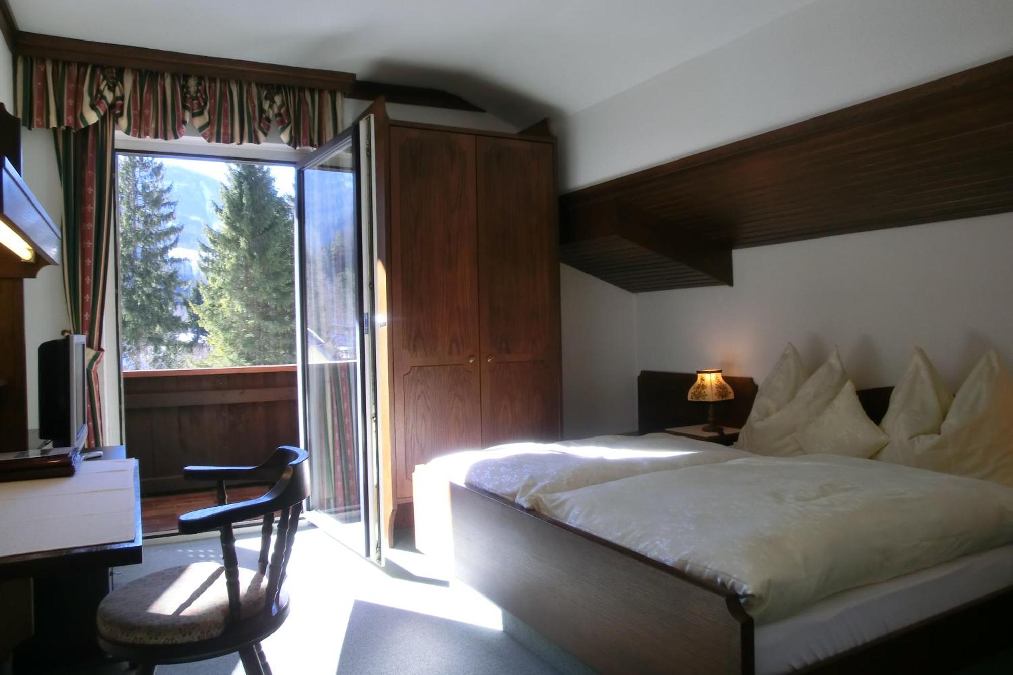 Hotel Garni Landhaus Buertlmair Hinterstoder Camera foto